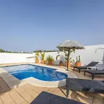 Casa La Raya Casa de Férias *